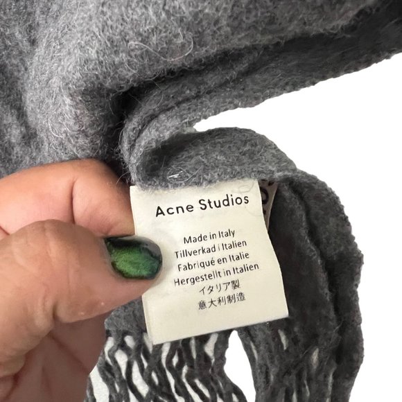 Acne Studios Gray Wool Fringed Rectangle Scarf One Size - Picture 5 of 5